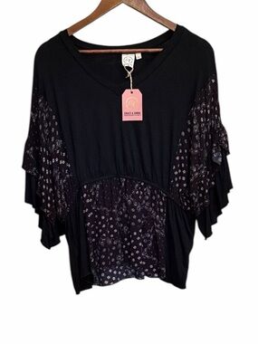 NWT Grace and Emma Flutter Sleeve Top